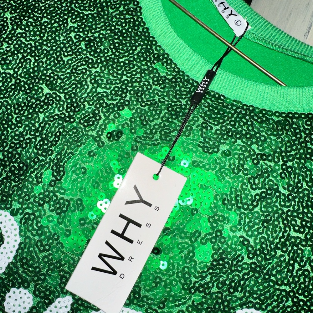 Festive Green Sequin Tee - Picture 3 of 3